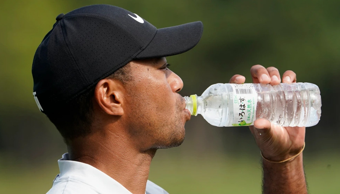 Golfer nên sử dụng loại nước uống gì khi chơi golf?