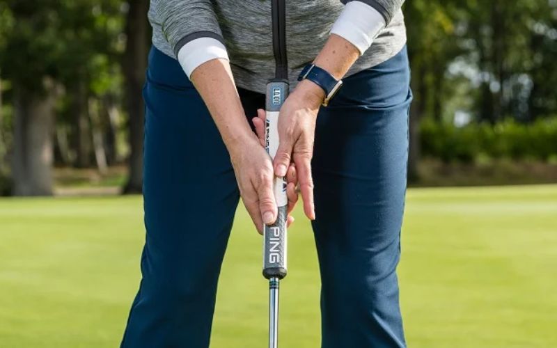 Cách cầm gậy Golf Putter đúng cách