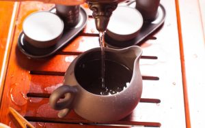 Chén tống