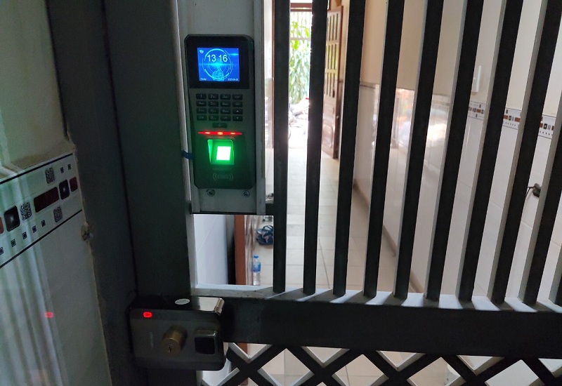 khóa điện tử cho cửa sắt