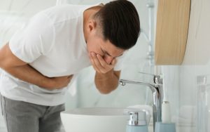 Không cố gắng kìm nén cảm giác nôn ói