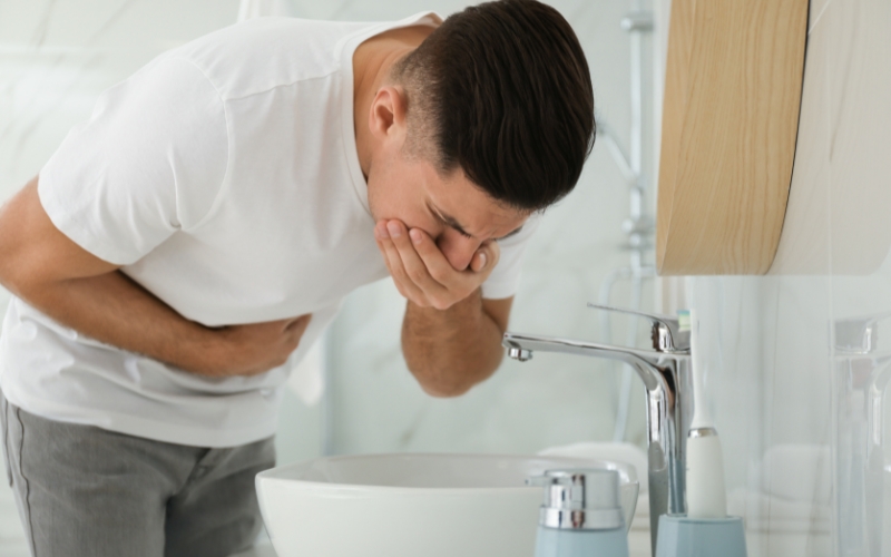 Không cố gắng kìm nén cảm giác nôn ói