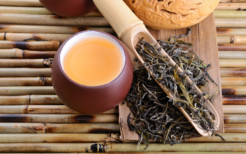 Người mới uống nên chọn loại trà nào thơm dễ uống