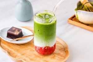 Bí quyết pha matcha dâu tây chuẩn quán