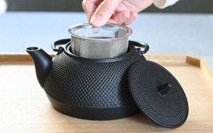 cách vệ sinh và bảo quản ấm Tetsubin