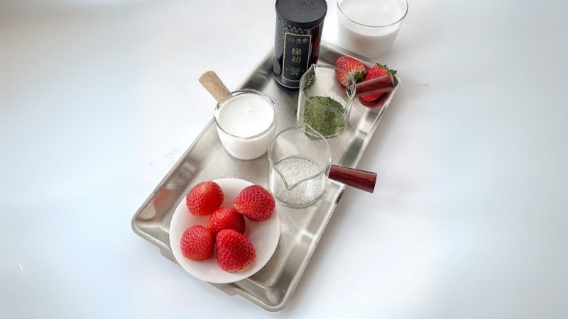 Nguyên liệu pha matcha dâu tây tươi