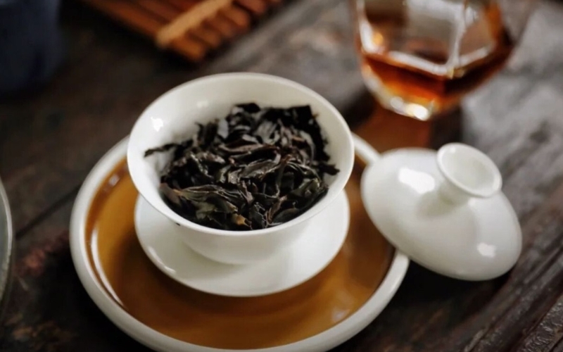 Xông khói bã trà đuổi muỗi