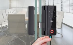 Đánh giá tình trạng cửa đã từng lắp khóa hay chưa