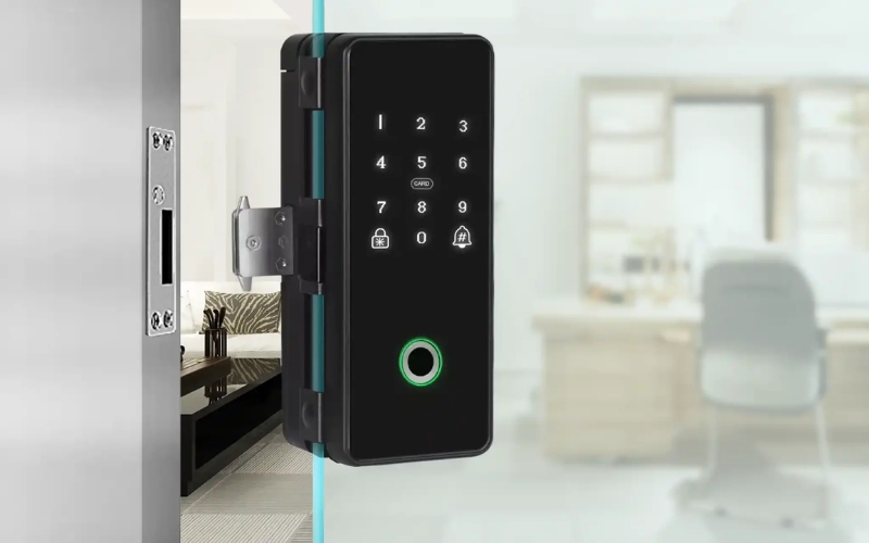 Những lưu ý khi chọn mua và sử dụng khóa cửa kính điện tử